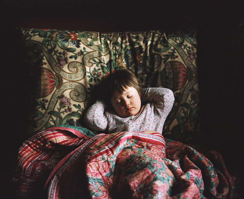 Egy édesapa különleges fotósorozata Down-szindrómás kislányáról