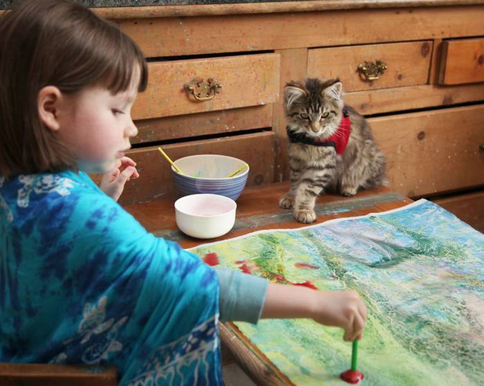 Az 5 éves autista kislány festményei több ezer dollárt érnek